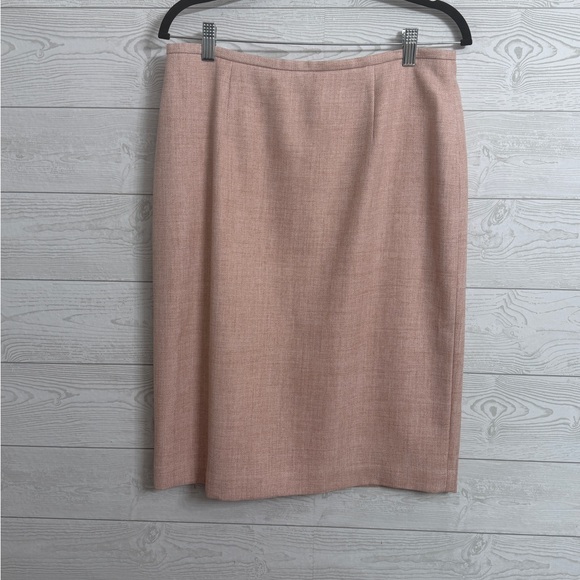 East Fifth Women’s Dusty Rose Pink Tweed Skirt & Blazer Suit. Size 12 - Picture 8 of 13